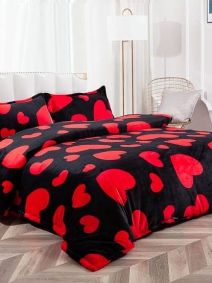 Lenjerie Cocolino ,Super Pufoasa , Pat Dublu 4 piese, Negru-inimioare rosii CC023