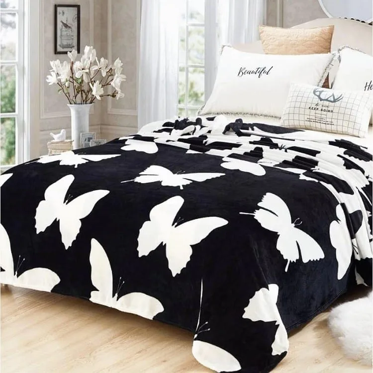 Patura Cocolino pufoasa cu margine, Pat Dublu, 200×230 cm, negru cu fluturi albi