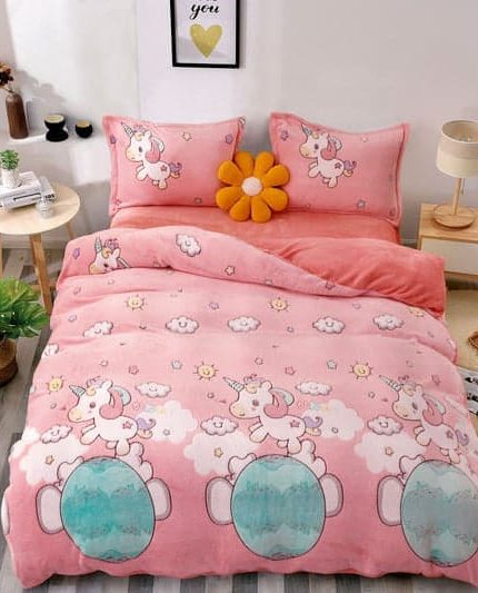 Lenjerie Cocolino cu Elastic, Super Pufoasa 4 piese, Jojo Home, Roz-Multicolor, unicorn