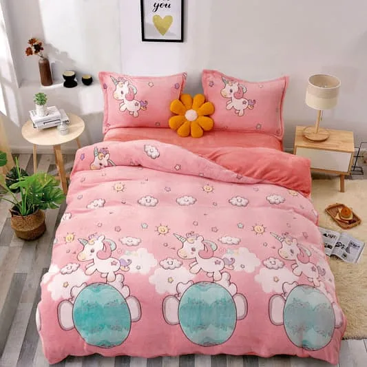 Lenjerie Cocolino cu Elastic, Super Pufoasa 4 piese, Jojo Home, Roz-Multicolor, unicorn