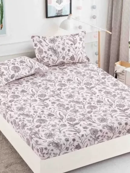 Husa de pat din finet este tesuta din material de calitate superioara