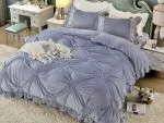 Lenjerie pat dublu, Catifea Deluxe, cu pliuri brodate, 4 piese, Jojo Home, Gri
