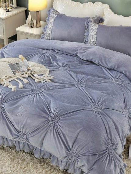 Lenjerie pat dublu, Catifea Deluxe, cu pliuri brodate, 4 piese, Jojo Home, Gri
